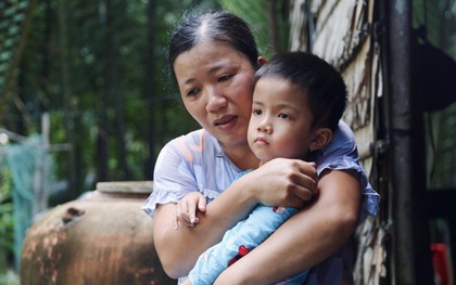 Mẹ bật khóc trước câu hỏi ngây ngô của con gái 5 tuổi mắc bệnh hiểm nghèo: "Con sẽ chết phải không mẹ?"