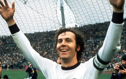 Beckenbauer qua đời: Nhìn lại sự nghiệp vĩ đại của "Hoàng đế" bóng đá