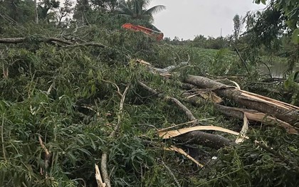 Lốc xoáy bất ngờ xuất hiện ở Kiên Giang, đánh sập 23 ngôi nhà, nhiều người bị thương