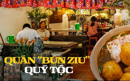 Độc đáo trải nghiệm ăn bún riêu trong không gian "quý tộc" toàn đồ cổ ở Hà Nội: Bà chủ nổi tiếng phố cổ mấy chục năm, nay bán vì... đam mê