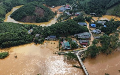 Mưa lớn gây ngập sâu, hàng trăm hộ dân Yên Bái bị cô lập