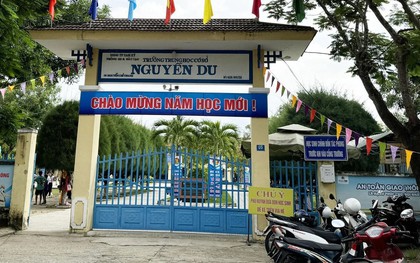 Vụ phụ huynh xông vào lớp đánh học sinh: Kỷ luật 3 học sinh, phụ huynh nhận lỗi