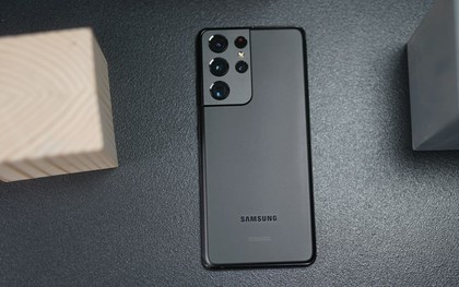 "Bom tấn" Samsung một thời giảm sốc: Camera đỉnh cao, zoom 10X vượt iPhone 16, giá chỉ còn hơn 7 triệu