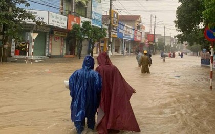 Quảng Bình: Một người bị lũ cuốn mất tích khi đang làm nhiệm vụ cứu hộ, cứu nạn