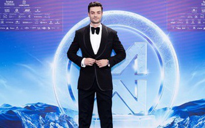 Giám khảo Mr World sở hữu body 6 múi, cực kỳ điển trai khiến hội chị em truy tìm danh tính là ai?