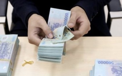 Người gửi tiền có phải nộp phí bảo hiểm tiền gửi?
