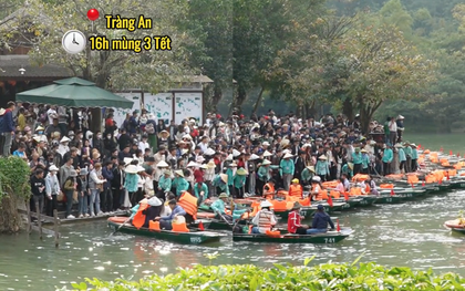 Tràng An (Ninh Bình) đông kín du khách trong ngày mùng 3 Tết, nhiều người định đi nhưng nhìn cảnh này lại "rén"