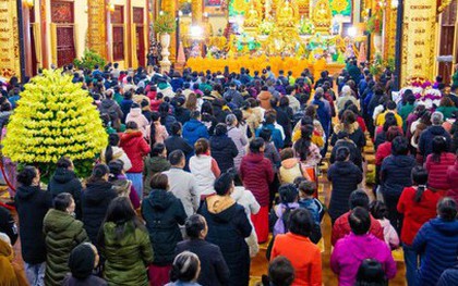 Giám sát việc tổ chức lễ hội dịp Tết Nguyên đán tại chùa Ba Vàng