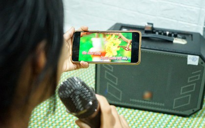 Người Việt "ghiền" karaoke cỡ nào, đây là minh chứng!