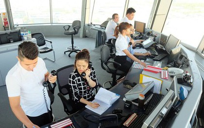 Kiểm soát viên không lưu điều hành hơn 900 chuyến bay/ngày tại Tân Sơn Nhất