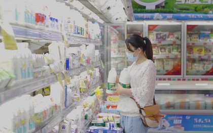 Xu hướng hạ mức tiêu dùng của giới trẻ đang ngày càng "khốc liệt" khiến người lớn cũng phải tấm tắc khen