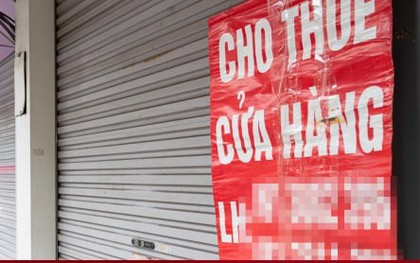 Nhiều cửa hàng giữa phố cổ Hà Nội im lìm đóng cửa, chủ nhà ngóng khách thuê