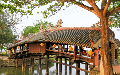 Cận cảnh cây cầu cổ có kiến trúc “thượng gia, hạ kiều” duy nhất xứ Huế
