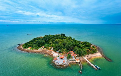 Phát hiện hòn đảo được ví như viên ngọc xanh giữa biển miền Bắc, cách Hà Nội hơn 100km, rộng chỉ hơn 10km2