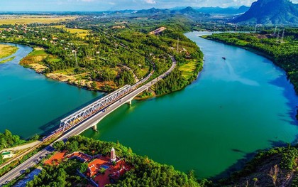 Dòng sông bắt nguồn từ dãy Trường Sơn: Gắn với "tọa độ lửa", chỉ dài 77km nhưng có tới hơn 100 thác nước