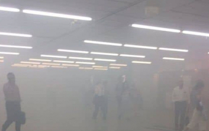 Hỏa hoạn bùng phát tại ga tàu điện Tokyo: Khói trắng bao trùm, video hiện trường tiết lộ phản ứng khó tin của người Nhật
