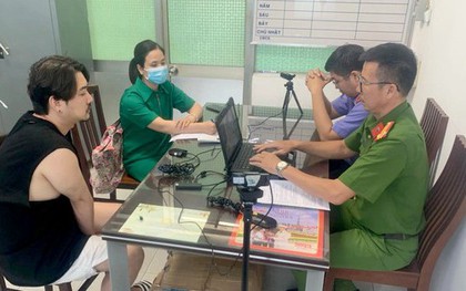 Bắt quả tang 10 nữ tiếp viên nhà hàng bán dâm cho khách Hàn Quốc