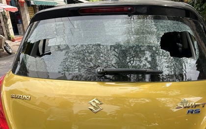 Nhà dân, ô tô gần sân bay Tân Sơn Nhất bị trúng đạn bi sắt