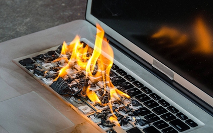 Bé trai 13 tuổi bị hỏng mắt, đa chấn thương do máy tính phát nổ: Cảnh báo nguy cơ cháy nổ laptop tiềm tàng tại gia đình