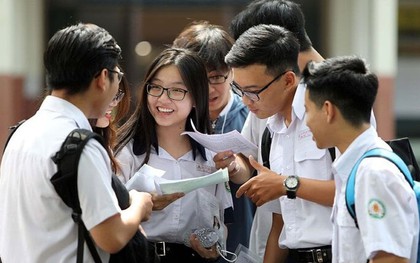 Nhiều sĩ tử cuồng luyện thi IELTS, mong sở hữu tấm vé vàng xét tuyển đại học