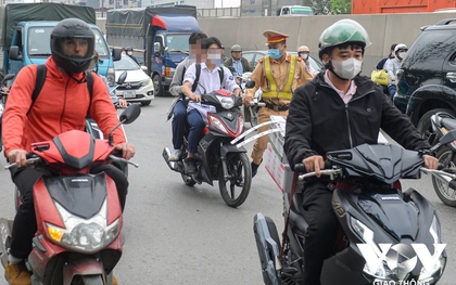 Con vi phạm giao thông, mẹ nhắn: "Kệ, con cứ ngồi đấy là họ sẽ thả”