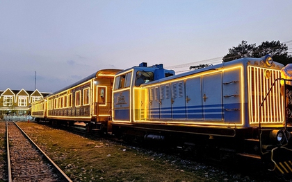 Thử cảm giác ăn tối, ngắm cảnh đêm Đà Lạt trên tuyến đường sắt trăm năm