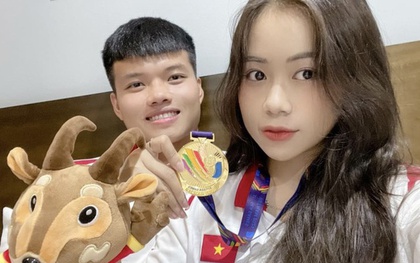 Bạn gái Văn Tùng “10 điểm không có nhưng”, thức đêm xem U23 Việt Nam, còn động viên “giỏi lắm” khi chàng lập công