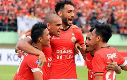 Bóng đá Indonesia nhận lệnh trừng phạt từ FIFA