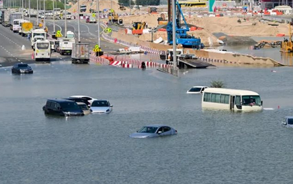 Từ siêu đô thị xa hoa hóa thành “vũng nước đọng” suốt nhiều ngày: Dubai để lộ tử huyệt trong xây dựng thành phố