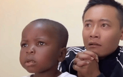 Mê tiếng Việt đến độ suýt bị hải quan sân bay giữ lại nhưng đây mới là tiếng mẹ đẻ của Lôi con, được nói nhiều thứ 6 thế giới