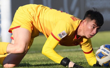 Thủ môn U23 Việt Nam ngậm ngùi: "U23 Iraq chỉ có bài dạt biên rồi tạt vào, vậy mà…"