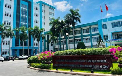 Siêu âm u nang buồng trứng phải, phẫu thuật bên trái: Bệnh viện xin lỗi
