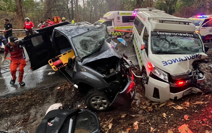 Tai nạn thương tâm: Xe cứu thương va chạm xe bán tải, sản phụ sắp sinh cùng con không qua khỏi