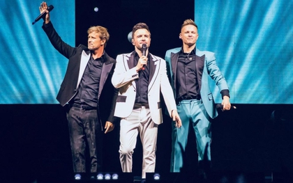 Show diễn Westlife tại Hà Nội năm nay chưa "sold-out" được đêm nào dù vé bán ra chỉ bằng 1 nửa năm ngoái!