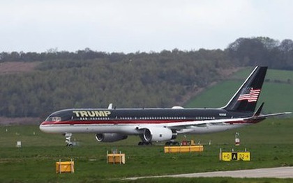 Máy bay riêng của ông Trump va chạm máy bay khác ở sân bay