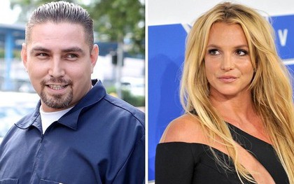 Britney Spears giẫm lên vết xe đổ