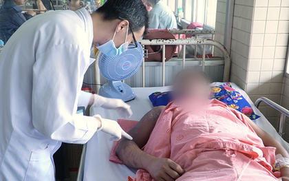 Diễn biến đau lòng vụ tạt hóa chất ở quận 7, TP HCM: Thêm 1 nạn nhân tử vong