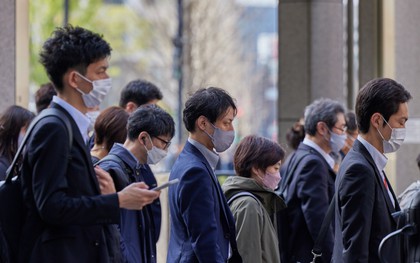 Nhật Bản đau đầu bài toán lao động: Thu nhập gần 500 triệu đồng/năm vẫn "khó sống", lạm phát nhưng lương không tăng, nhân tài chỉ muốn đi du học
