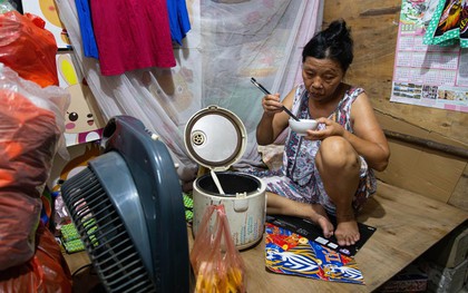 Bữa cơm khốn khó thời vật giá leo thang ở xóm trọ nghèo giữa Hà Nội