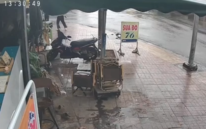 CLIP: Giây phút kẻ cầm dao cướp tài sản trong tiệm cầm đồ rồi đâm người ở Đồng Nai