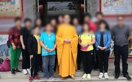 Trung Quốc: Sư trụ trì lắp vô số camera quanh chùa, ra ngoài luôn cải trang để che giấu 1 bí mật kinh hoàng