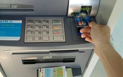 Cách tiết kiệm phí rút tiền qua ATM