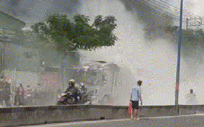 TP HCM: Cháy lớn xưởng bột nhang, 2 người thiệt mạng
