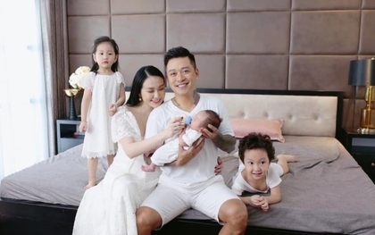 Con gái Tuấn Hưng viết thư thổ lộ: "Đôi lúc con hơi bực", đọc câu sau phải khen cô bé được dạy quá khéo