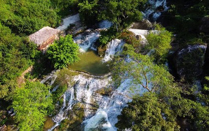 Có một thác nước trong xanh giữa núi rừng Lạng Sơn, được du khách ngợi ca là "nàng tiên nữ xứ Lạng"