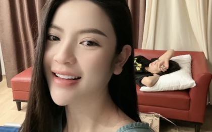 Chu Thanh Huyền sinh con, mẹ Quang Hải trực để chăm sóc con dâu