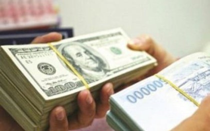 Đổi tiền USD sang tiền Việt phí bao nhiêu?