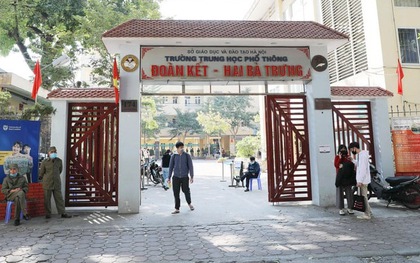 Trường cấp 3 top ở Hà Nội lấy điểm chuẩn như "trường làng": Hiệu trưởng nói đó là món quà