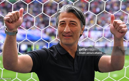 Mê mẩn visual lãng tử, điển trai không góc chết của HLV Thuỵ Sĩ trong trận tứ kết Euro 2024 gặp tuyển Anh