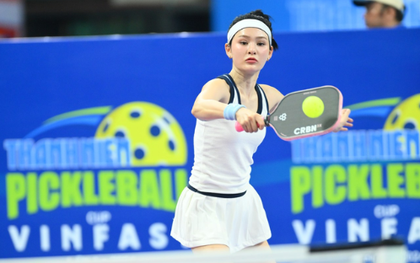 Loạt khoảnh khắc Hiền Hồ trên sân pickleball: Visual nổi bật nhưng không thấy nụ cười, thi đấu quyết tâm nhưng thành tích "sấp mặt"!